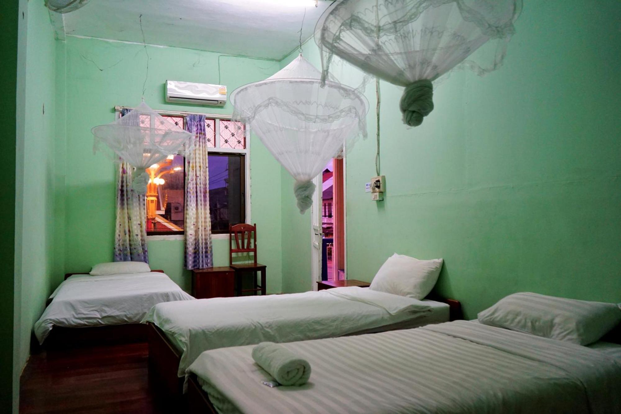 Kfg Guesthouse Thakhek Esterno foto