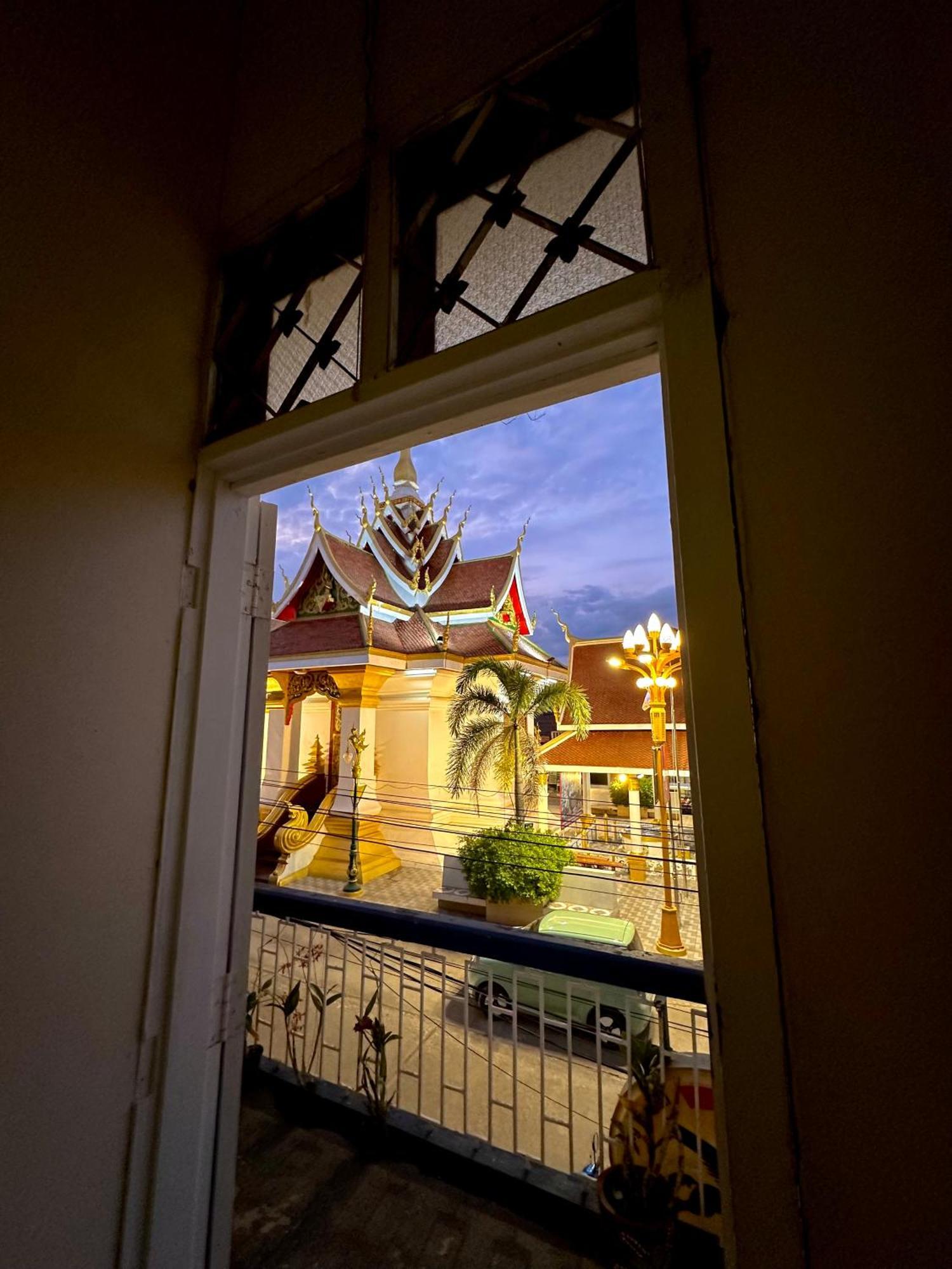 Kfg Guesthouse Thakhek Esterno foto