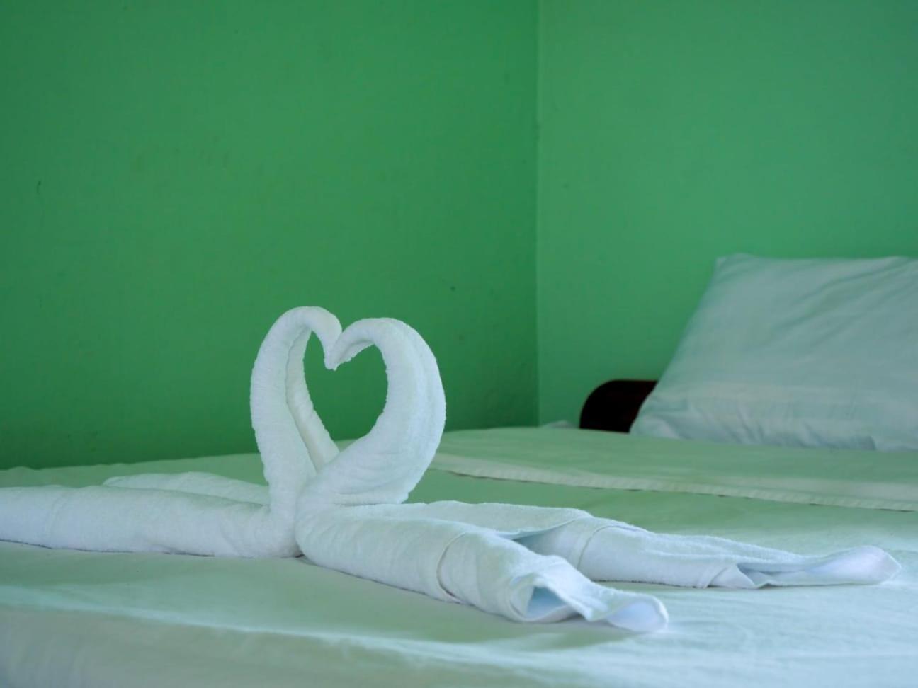 Kfg Guesthouse Thakhek Esterno foto