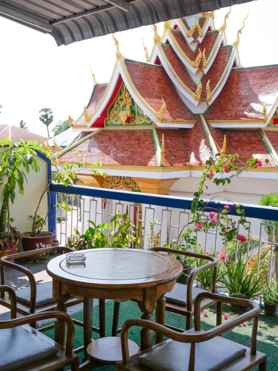 Kfg Guesthouse Thakhek Esterno foto